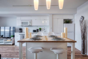 Chic and Ample 1BR Apartment